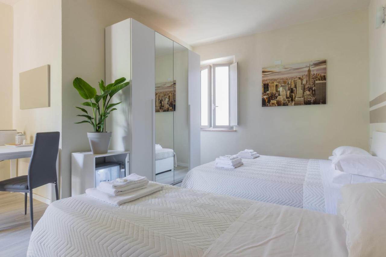 Center Rooms Piacenza Exterior foto