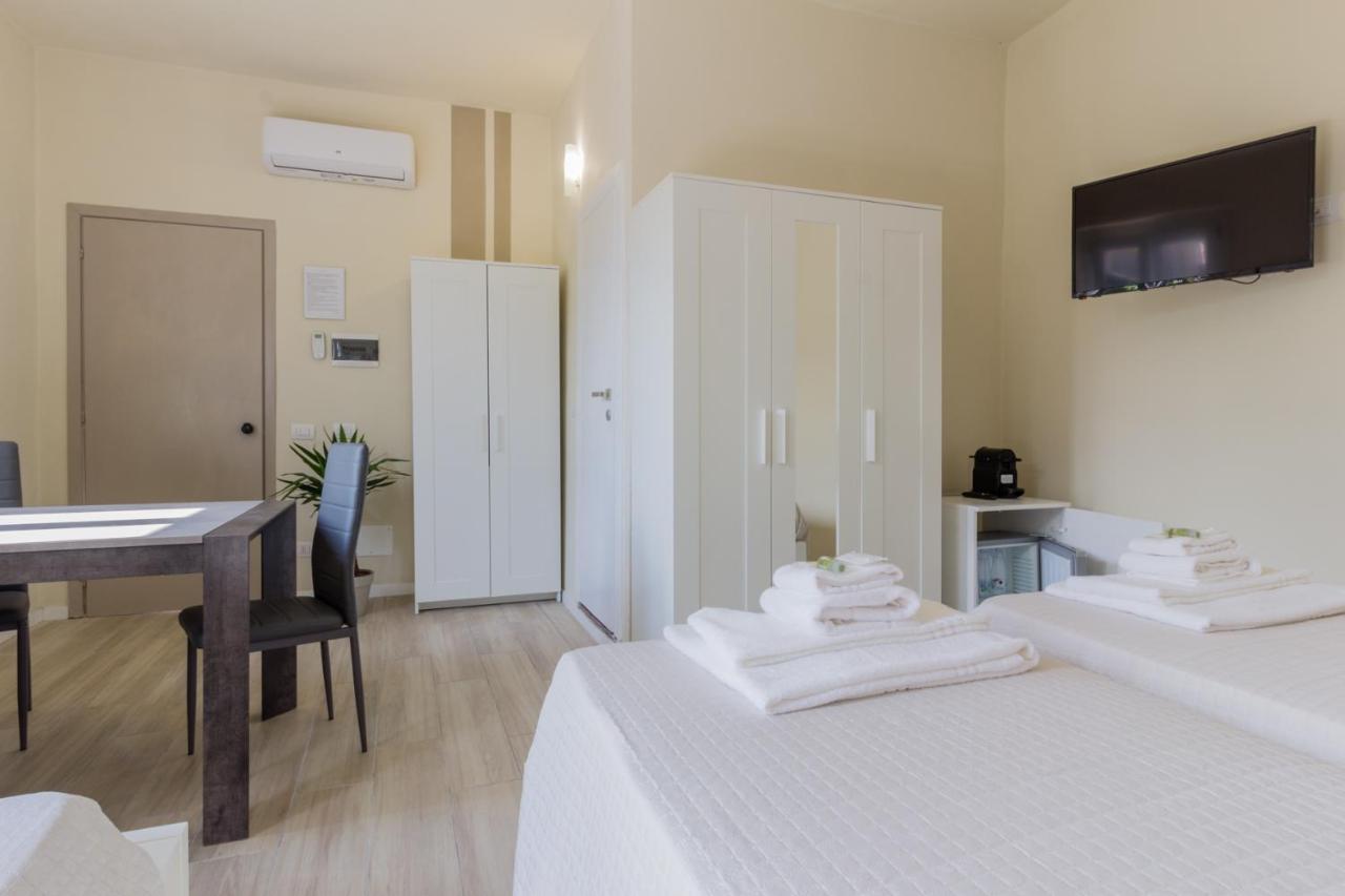 Center Rooms Piacenza Exterior foto
